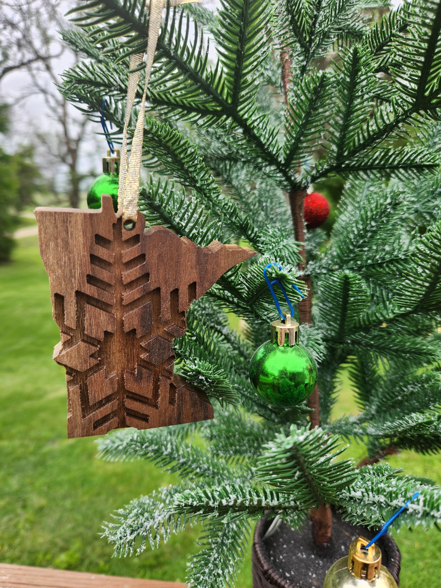 MN christmas ordainment